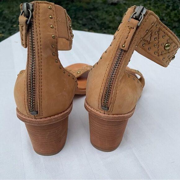FRYE Women's Brielle Deco Back Zip Sandal Sand Oiled Nubuck size 10 - Picture 10 of 12